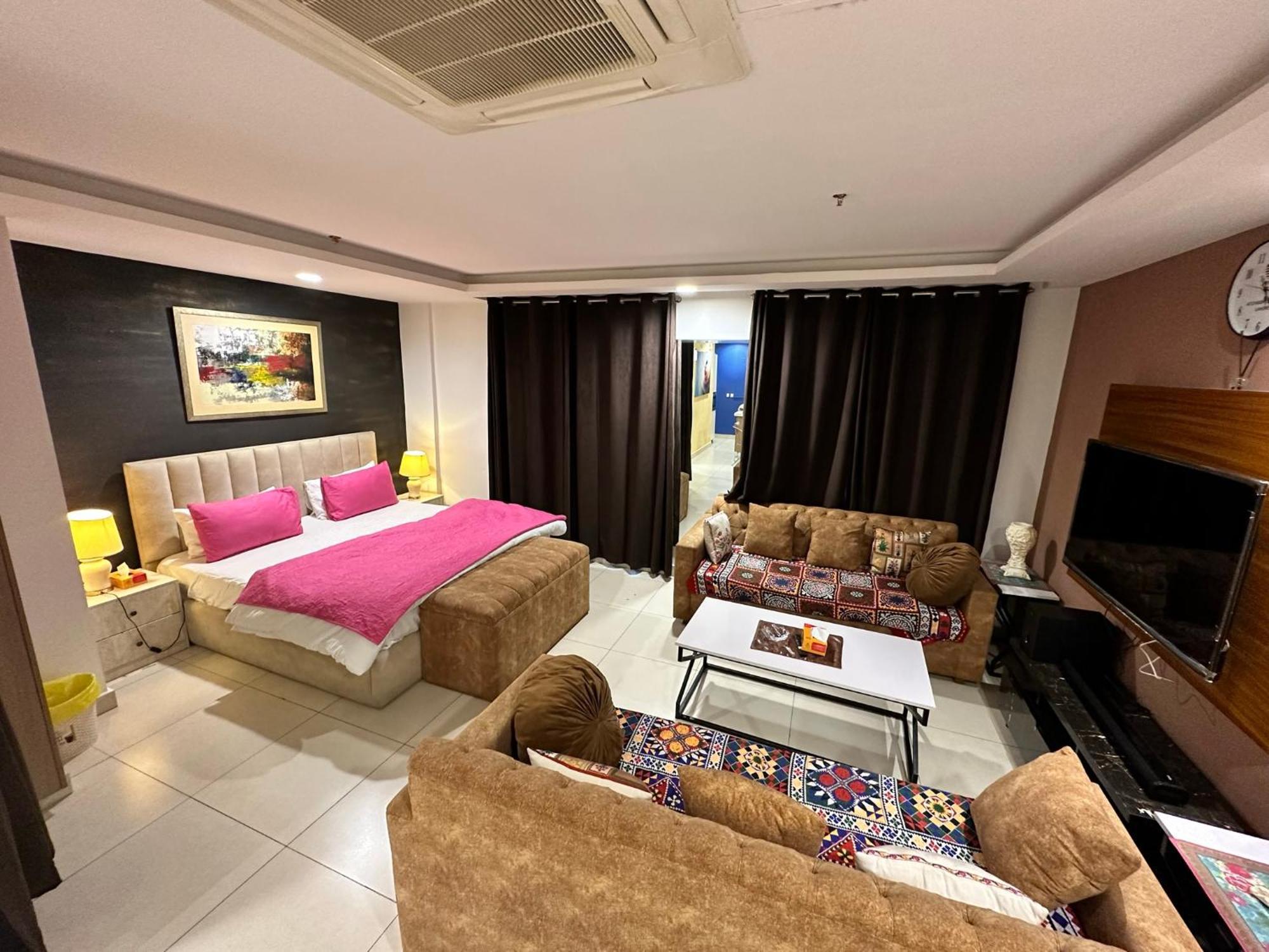 Sunset Luxury Gold Crest Mall Residency Lahore Exterior foto
